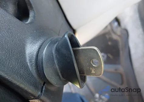 1996 Ford Ranger z USA, uszkodzony, nr VIN 1FTCR10A7TTA66209